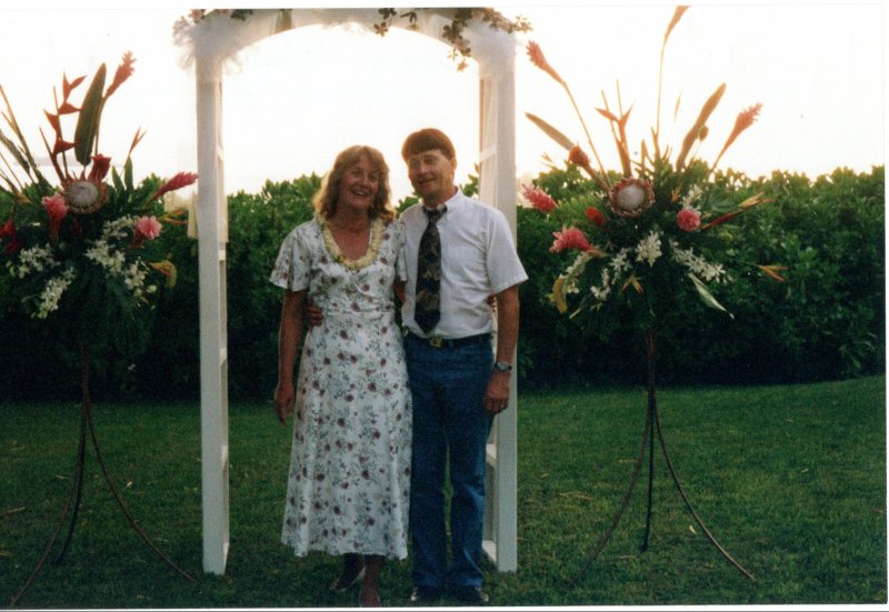 1996-WeddingArch.jpg, 91kB