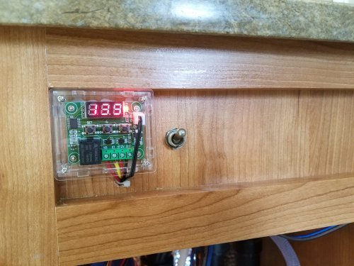 Thermostat-PreSink.jpg, 42kB